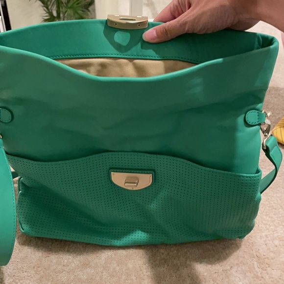 Banana Republic soft leather green purse - Picture 3 of 6